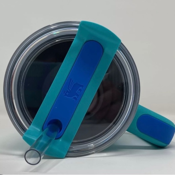 Stanley/Target Aqua 40oz Tumbler Quencher - Picture 9 of 10